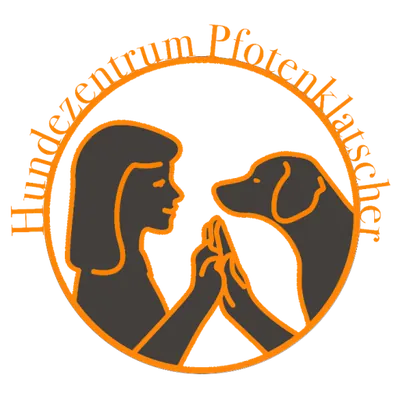 Logo Hundezentrum Pfotenklatscher: Frau und Hund geben sich Pfote und Hand